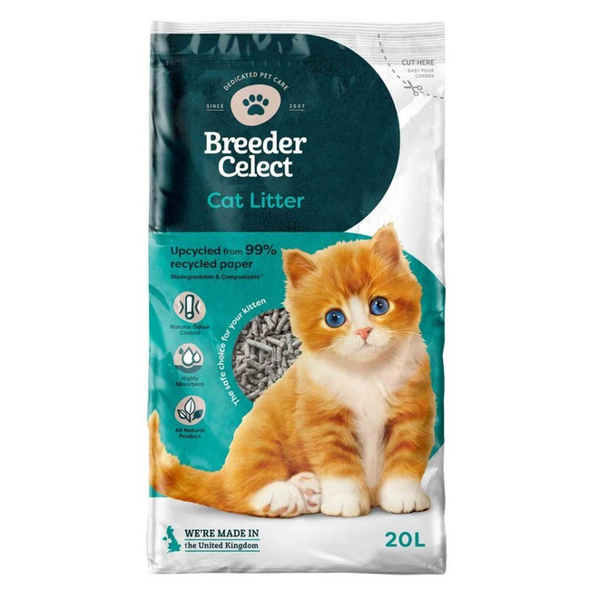Bag of Breeder Celect cat litter. White and teal packaging with a ginger kitten.