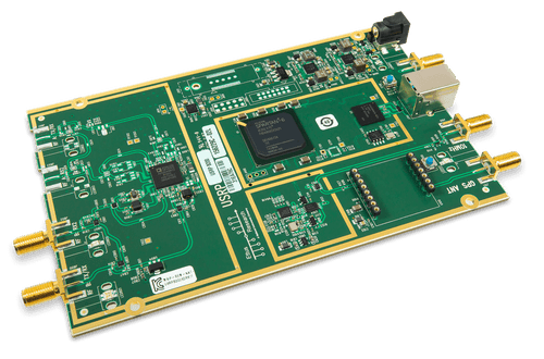 Product image of the Ettus USRP B200 displayed at an oblique angle.