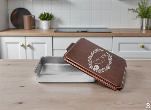 Engraved Aluminum Cake Pan + Lid: Wreath Initial Design
