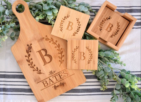 Framily Bamboo Cutting Board With Handle 7x13 - Queen B Home