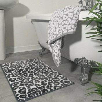 Leopard Print Sculpted 550GSM Cotton Bath Towel