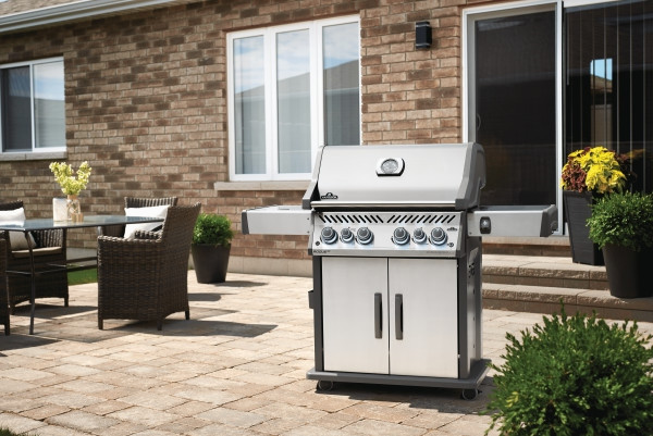 Napoleon Grill Rogue SE:RSE525RSIBPSS-1