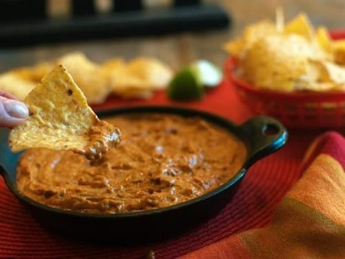 Slow Cooker Queso Chili Dip