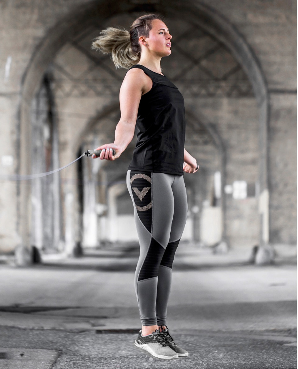 VIRUS Women's Compression Pants - Black / Black