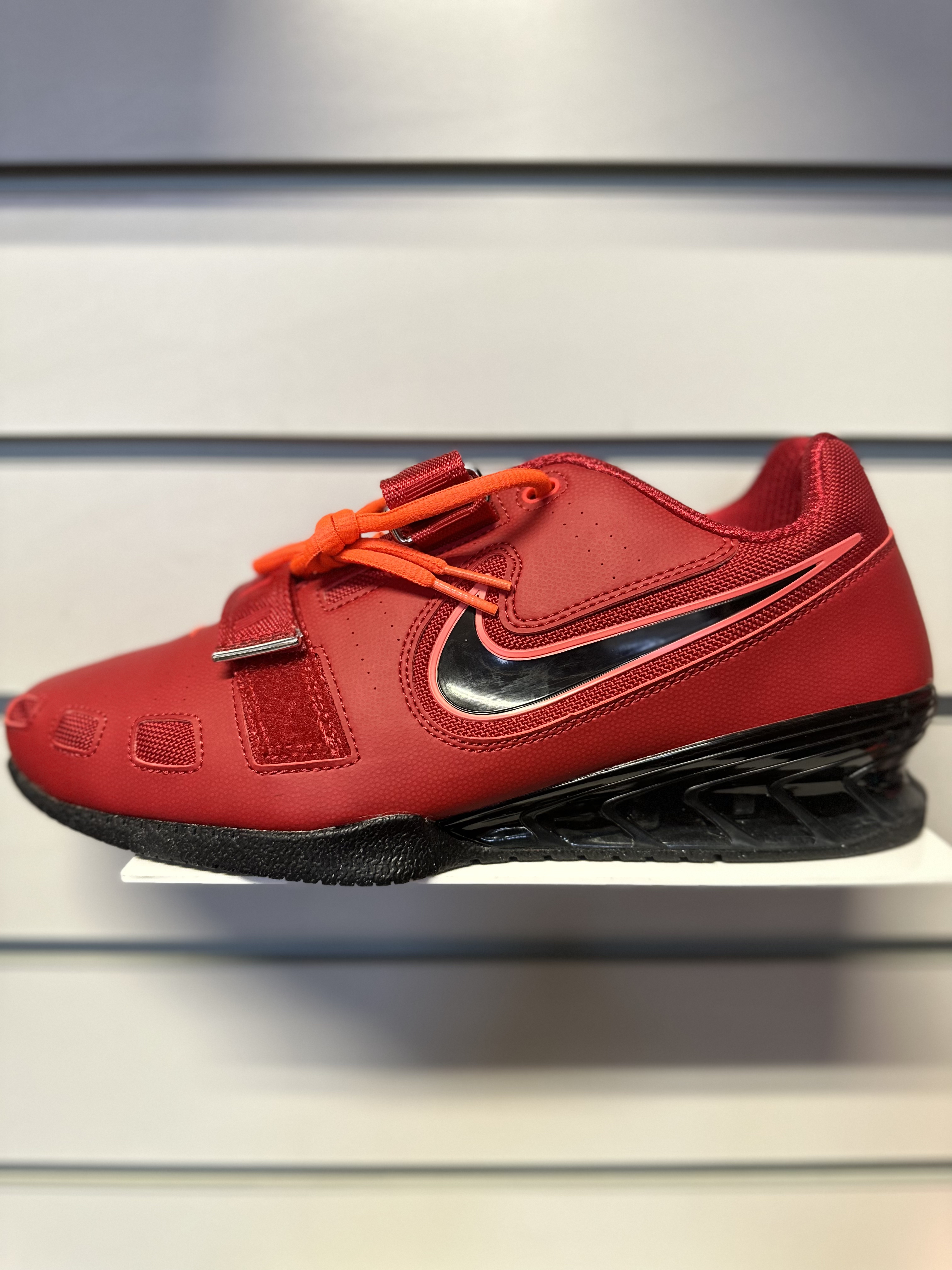 Nike Romaleos 2 Red Black ❌❌❌❌ Size 10.5 Nike Romaleos 2s Black Great condition  main image 2