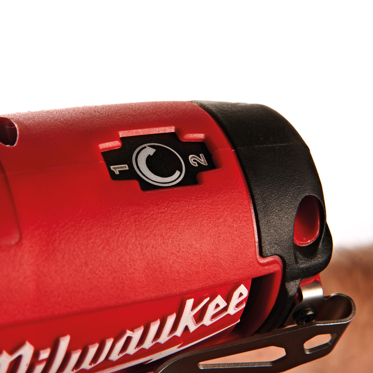 Гайковерт milwaukee m12. Акк. Гайковерт m12 ciw38-202c fuel (li-ion2ач). Электрогайковерт Milwaukee за 300к. Патрон под гайковерт Милуоки.