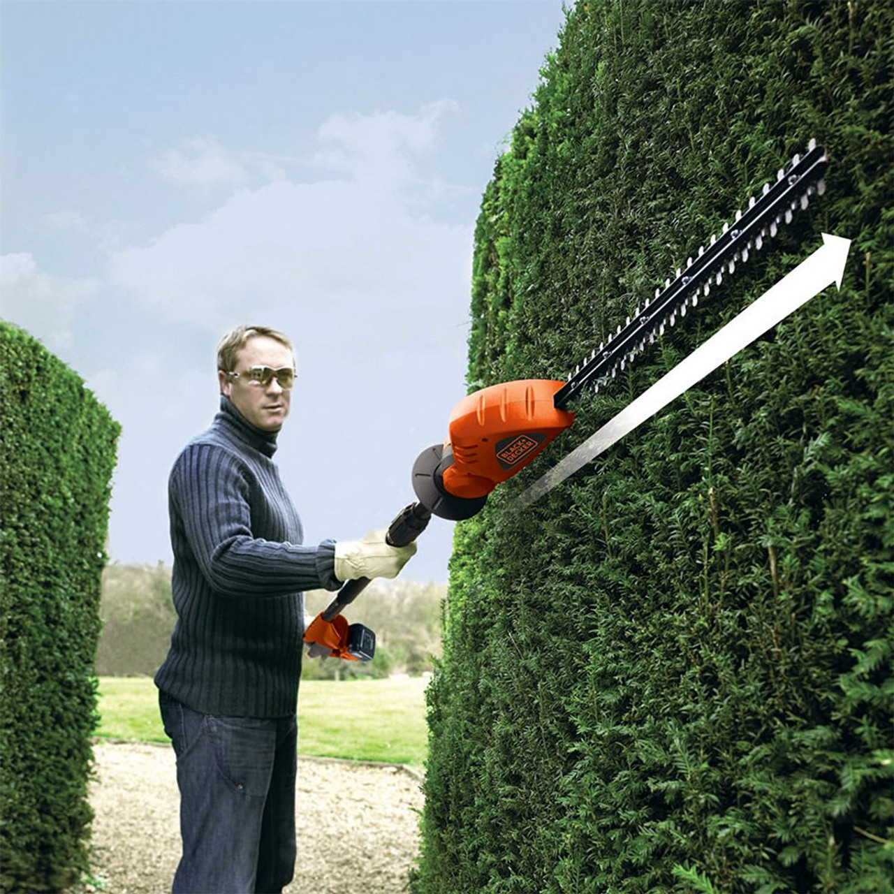 Black Decker SVJ520BFS 18V Pole Hedge Trimmer Toolstop