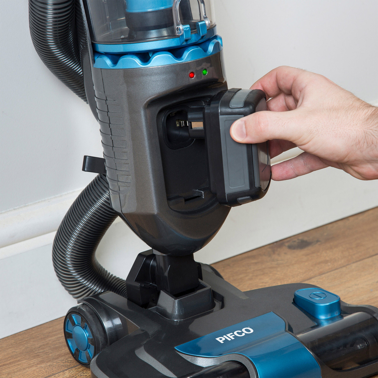 Pifco P28038 Cordless 22V Rechargable Upright Vacuum Cleaner