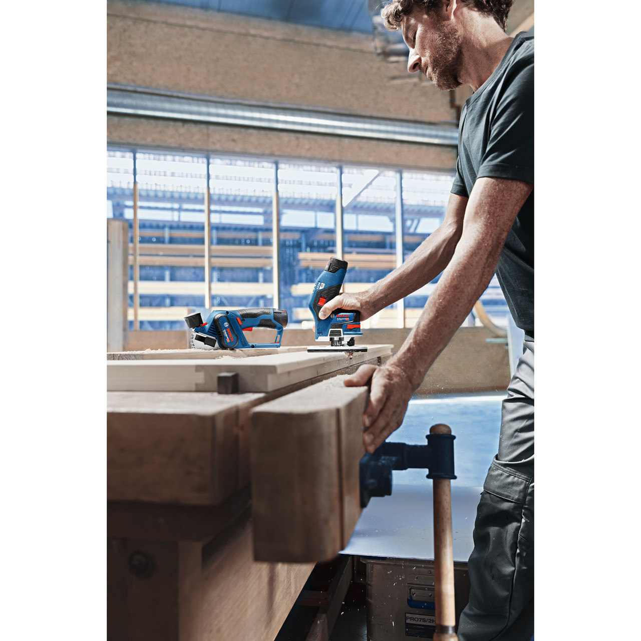 Bosch] GKF 10.8V-8 Professional Compact Router 12 - Body Only ⭐Tracking⭐