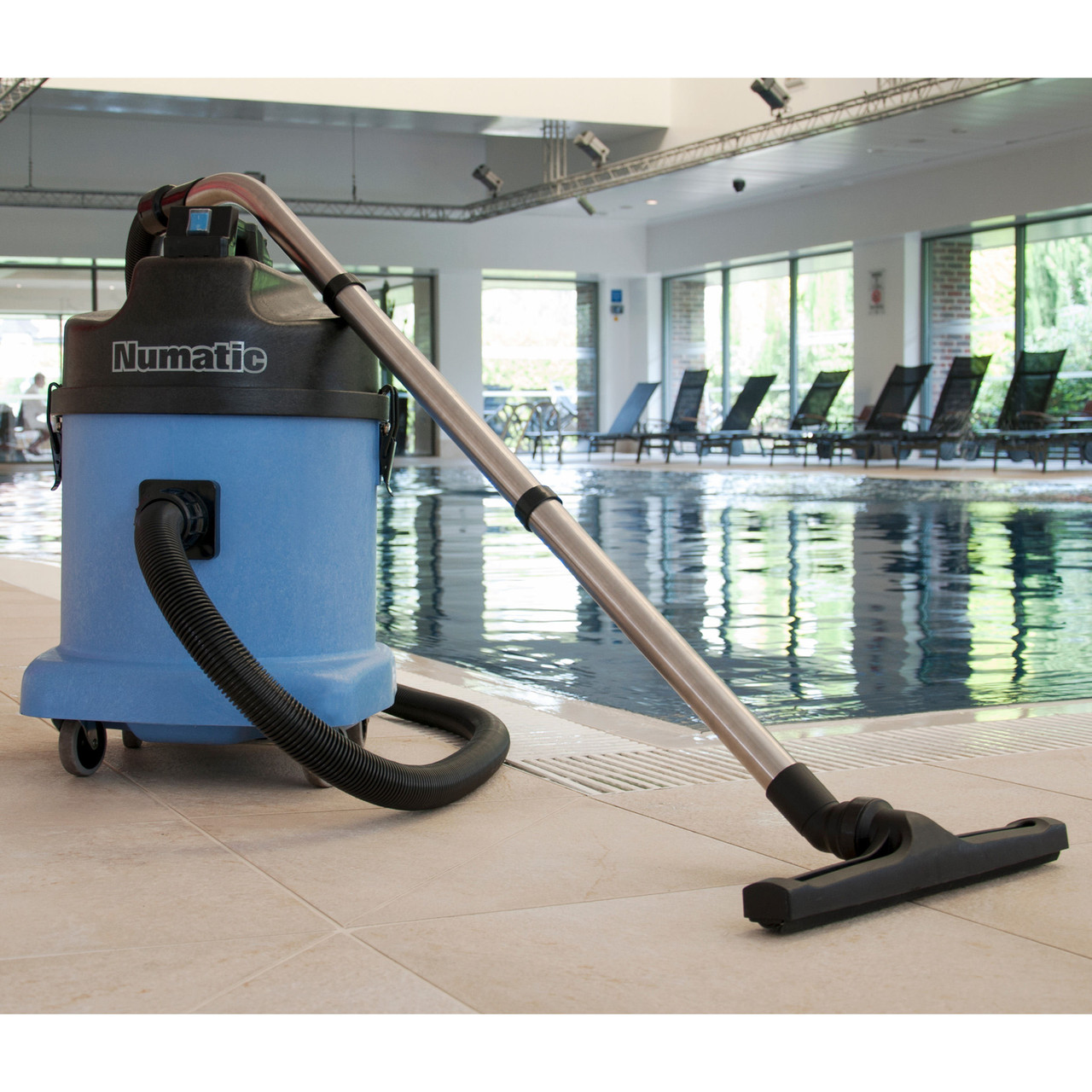 Numatic WVD5702 MidSized Wet and Dry Vac 15L / 23L 110V