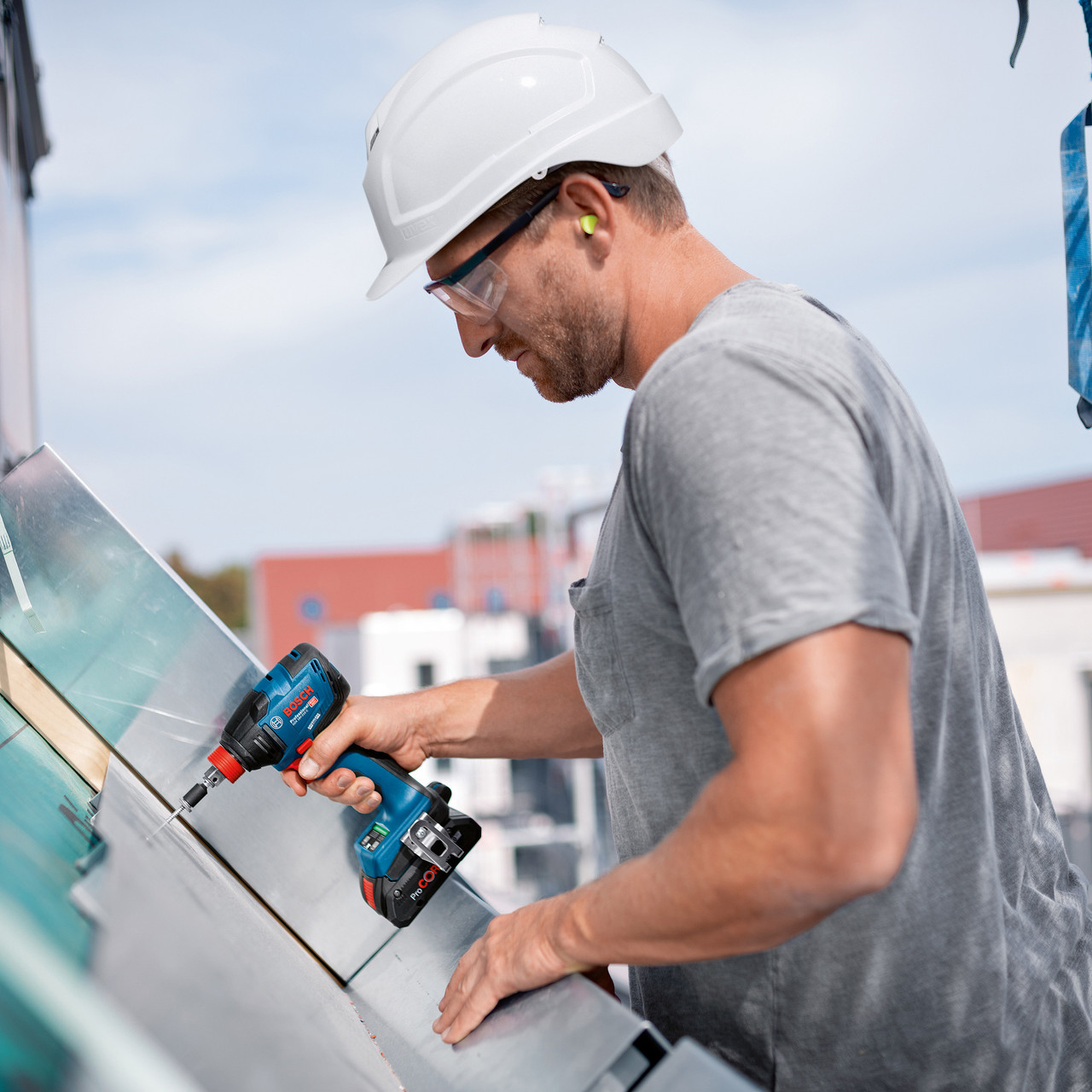 Bosch Professional Power Tools and Accessories - Last call to test out the  new GDX 18V-210 C Impact Driver/Wrench! With its 2-in-1 tool holder: 1/4”  internal hex and 1/2” square drive it