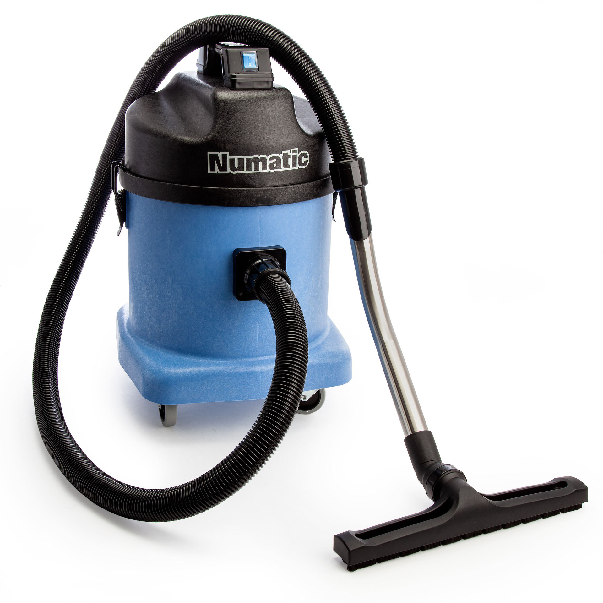 Numatic WVD5702 MidSized Wet and Dry Vac 15L / 23L 110V