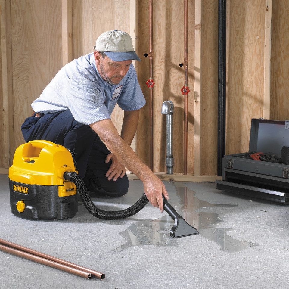 Dewalt DC500 Cordless/Corded Wet N Dry Vacuum Cleaner 110V Toolstop