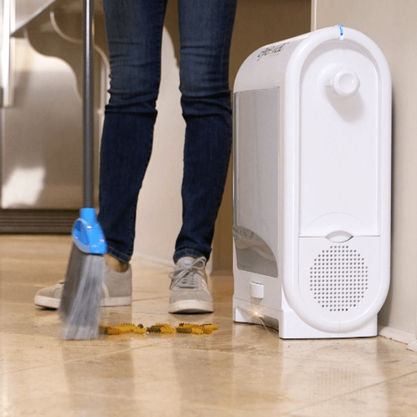 EyeVac Pro Electronic Dustpan in Black | Touchless Vacuum Dustpan