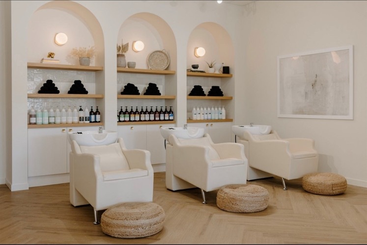 Trending Now: Bring Curves to Your Salon Interior Design