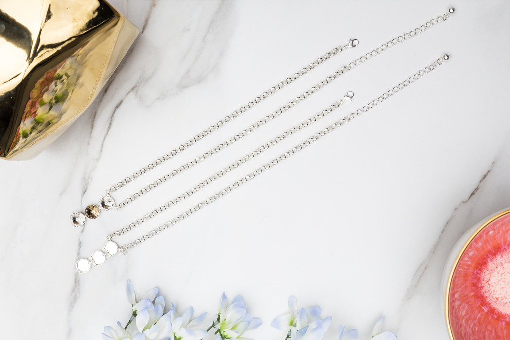 12mm Round | Three Setting Drop Necklace | One Piece