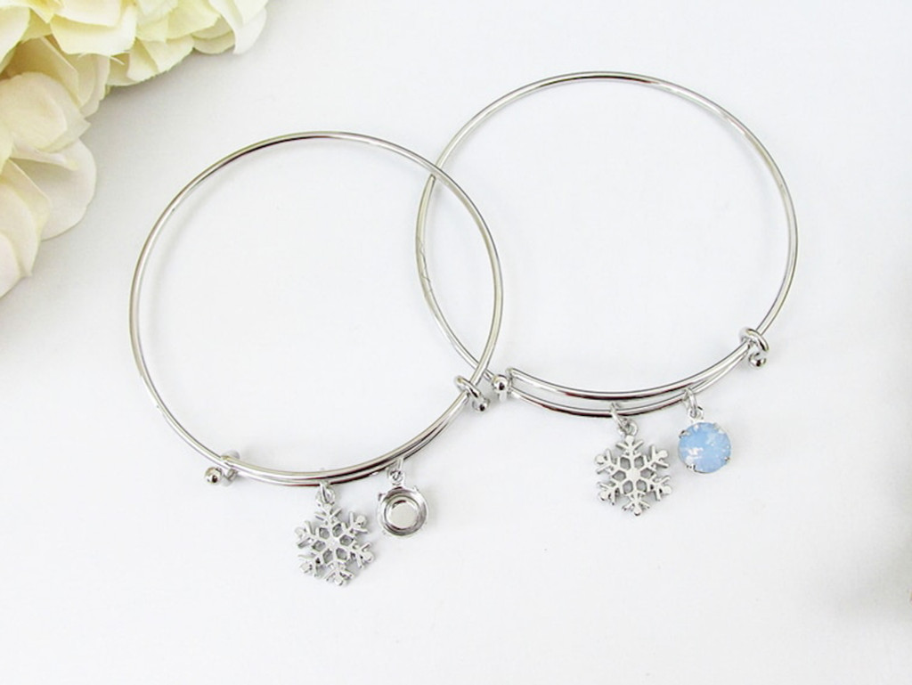 8.5mm | Snowflake Charm Bangle Bracelet | One Piece