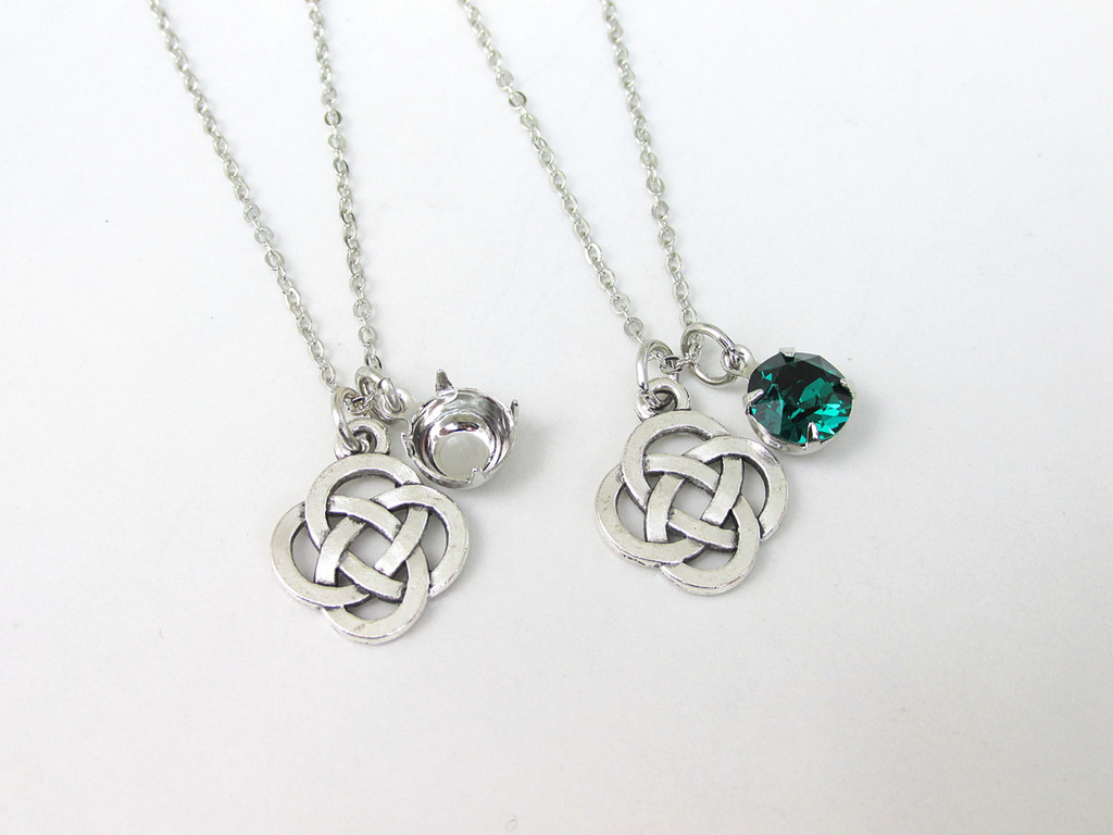8.5mm | Celtic Knot Charm Necklace | One Piece
