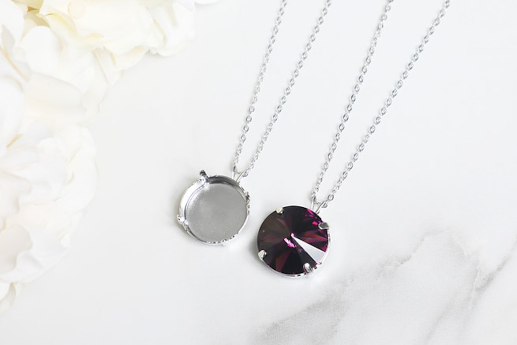 18mm Round | Single Pendant On Necklace Chain | One Piece