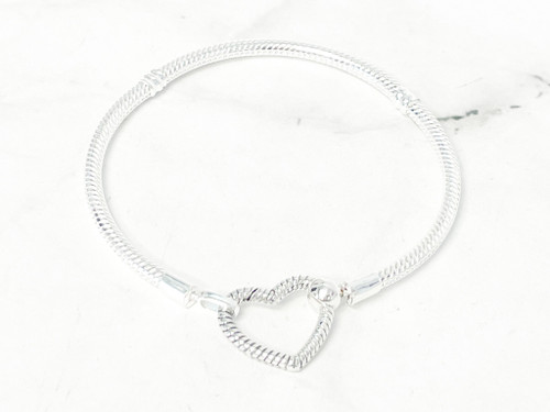 Clasp Heart Bracelet 