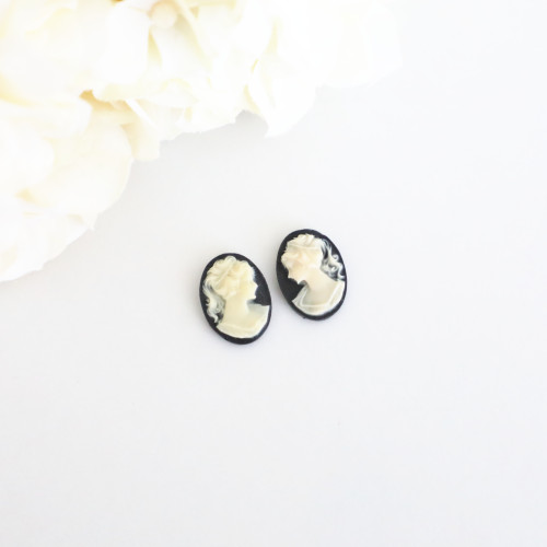 18mm x 13mm Oval | Black and Ivory Woman Cameo Cabochon | Left or Right Facing | 12 Pieces