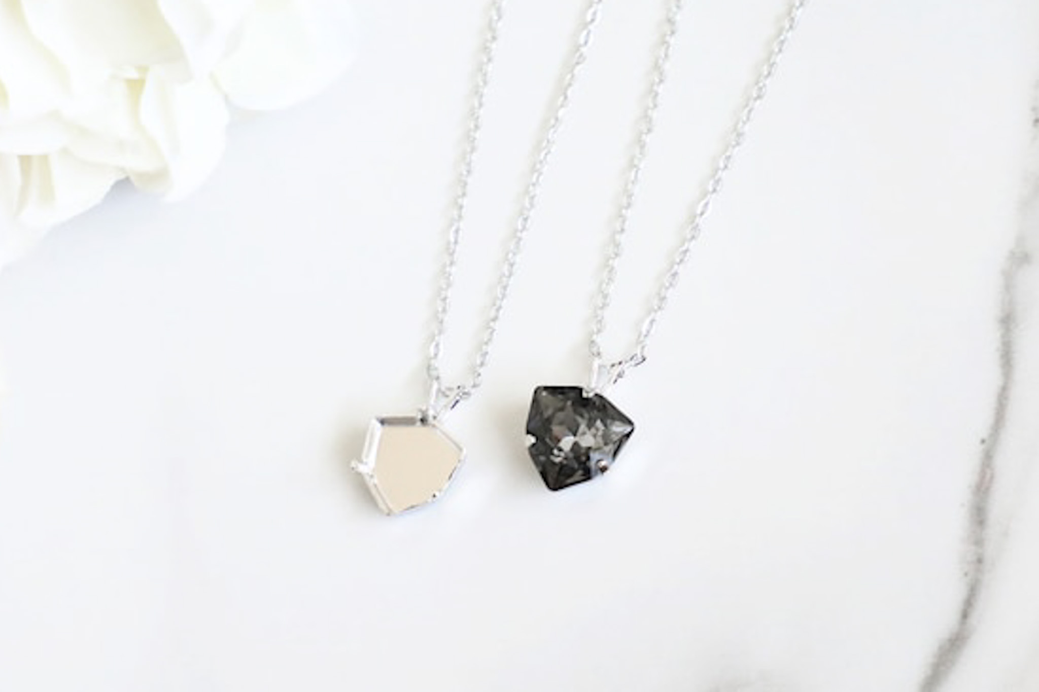 Empty Necklace | 12mm Trilliant Single 