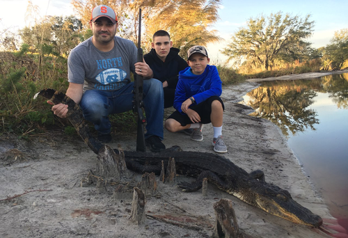 Families who gator hunt together…stay together.