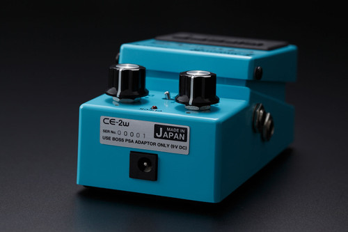 Boss CE-2W Waza Craft Chorus w/ Instrument Cables