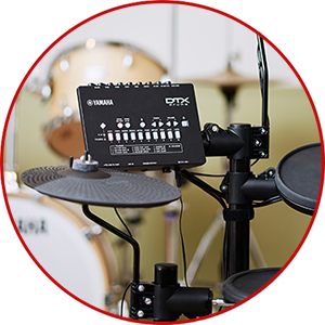 Yamaha DTX402K Electronic Drum Set w/ Drum Throne