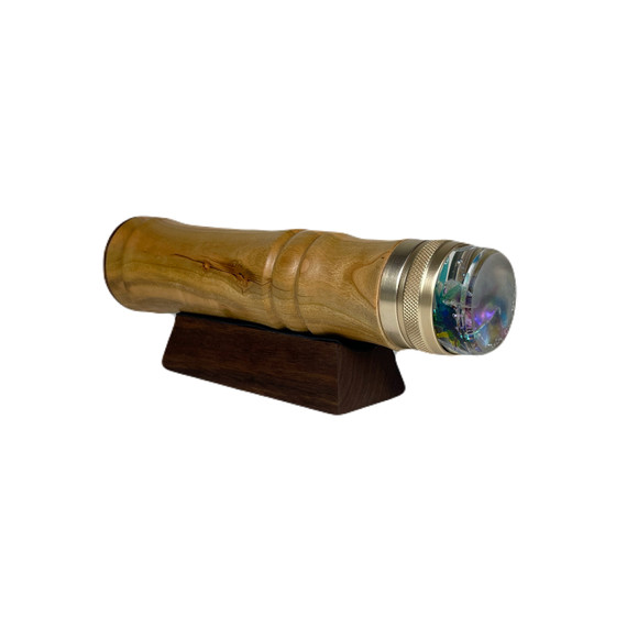 3/4 view on (included) wood stand
