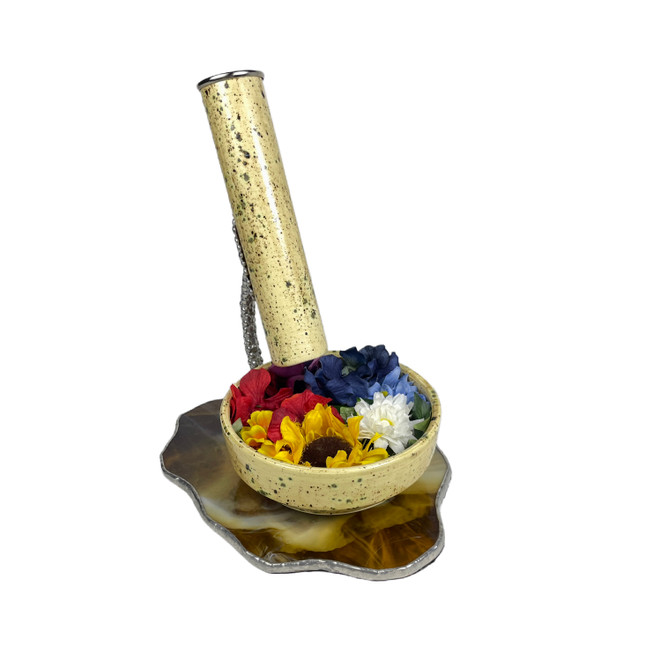 3/4 view with flower insert