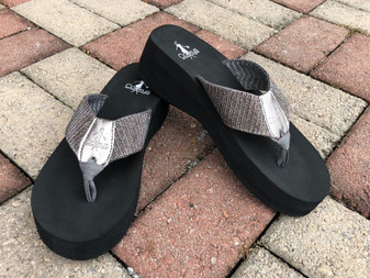 Metallic flip flop 
2 inch heel Metallic flip flop 
2 inch heel