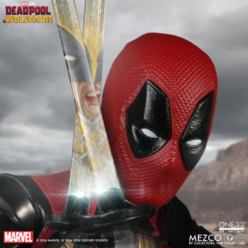 Mezco Deadpool & Wolverine Deadpool Deluxe Edition One:12 Collective Action Figure