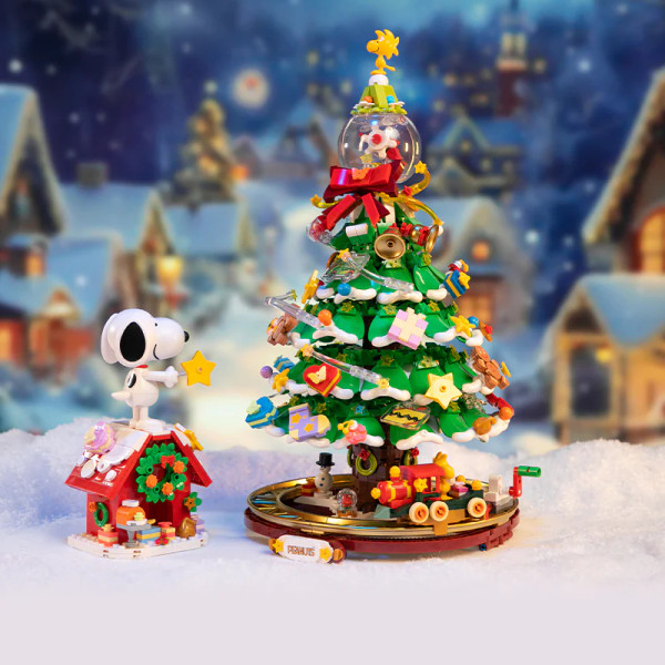 Pantasy Peanuts Snoopy Christmas Tree