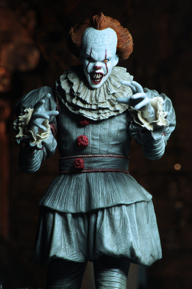 IT 2017 Movie Dancing Clown Pennywise Ultimate 7-Inch Scale Action Figure