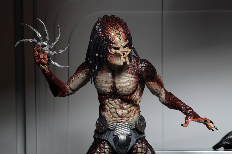 Predator 2018 Ultimate Fugitive Lab Escape Predator 7-Inch Scale Action Figure