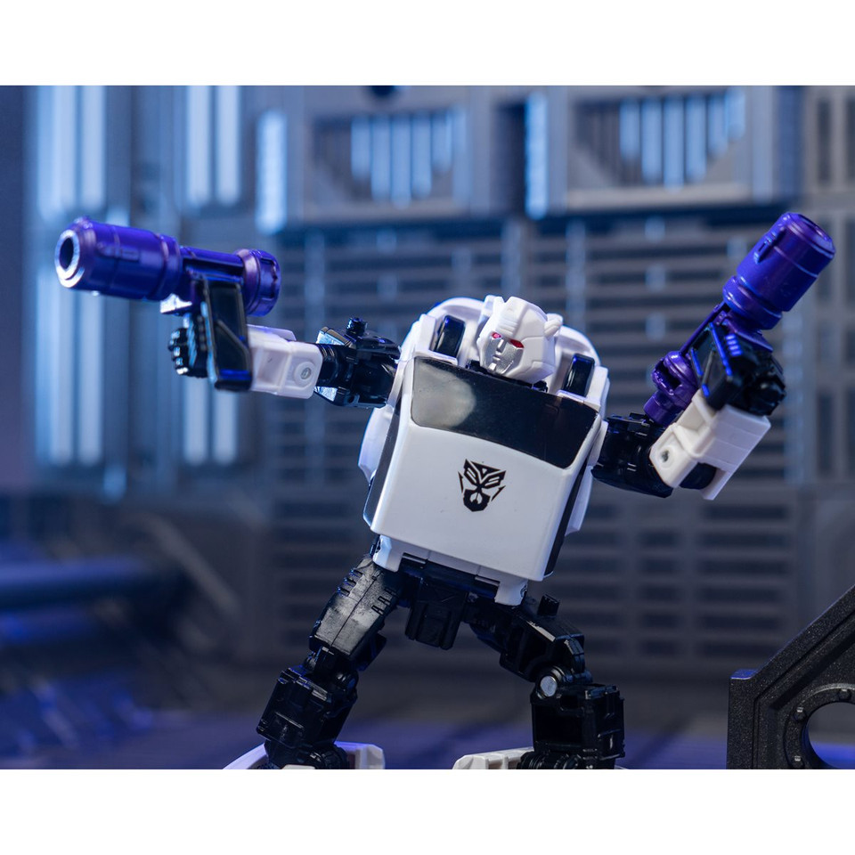 Transformers Generations Selects War for Cybertron Earthrise Deluxe Bug Bite - Exclusive