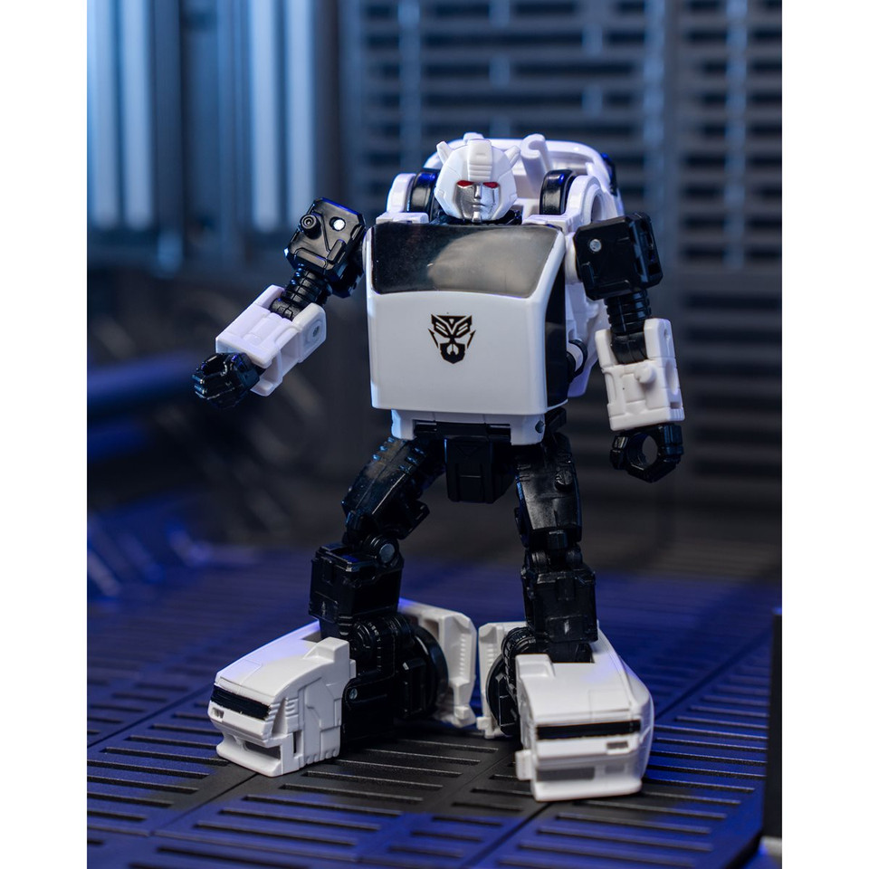 Transformers Generations Selects War for Cybertron Earthrise Deluxe Bug Bite - Exclusive