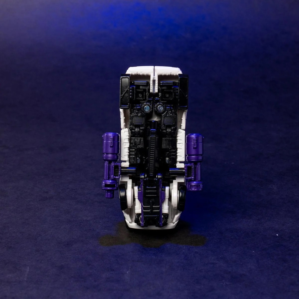 Transformers Generations Selects War for Cybertron Earthrise Deluxe Bug Bite - Exclusive