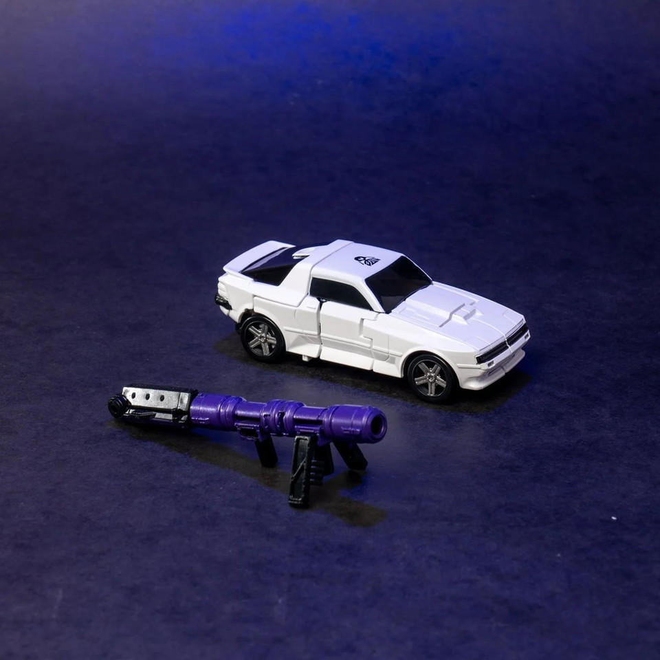 Transformers Generations Selects War for Cybertron Earthrise Deluxe Bug Bite - Exclusive