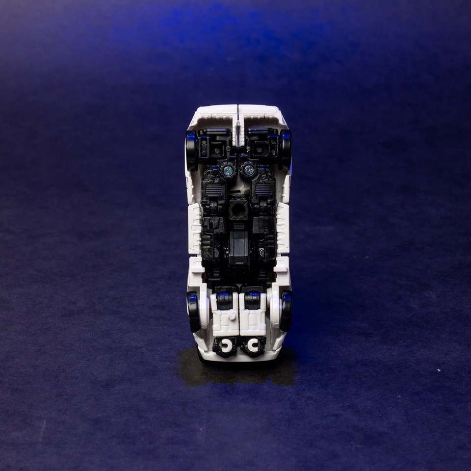 Transformers Generations Selects War for Cybertron Earthrise Deluxe Bug Bite - Exclusive