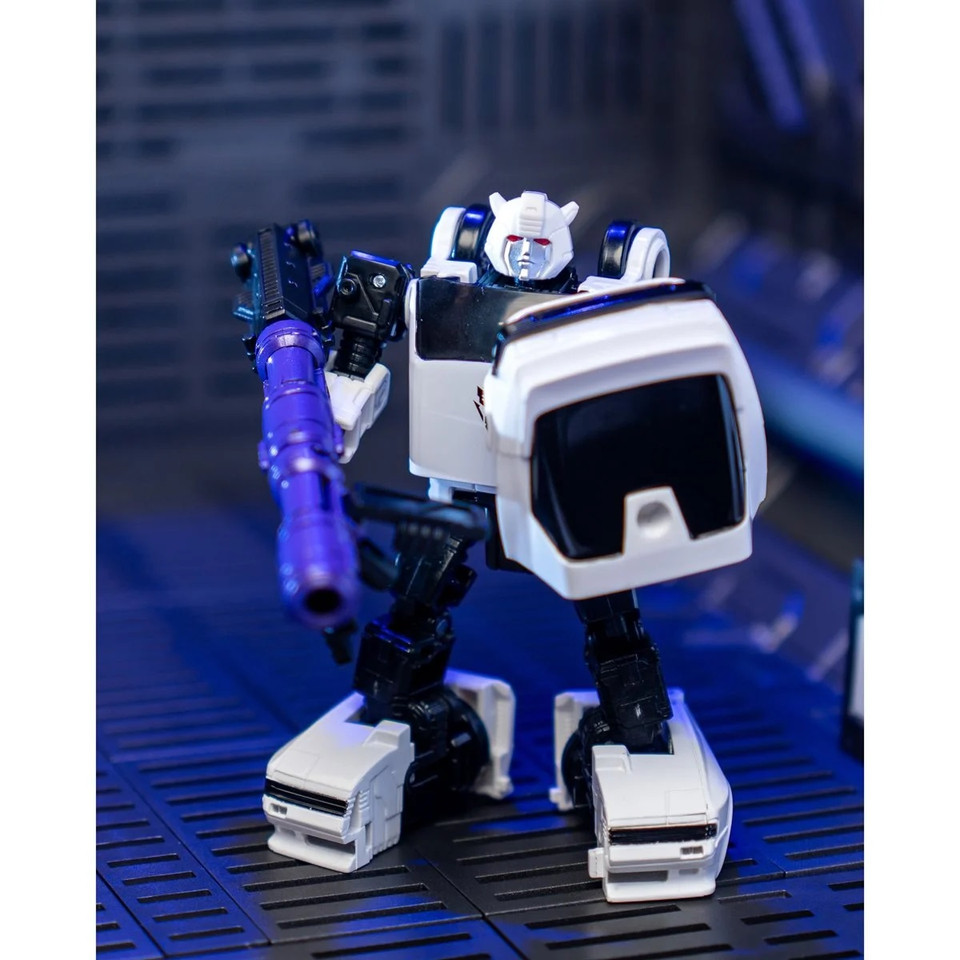 Transformers Generations Selects War for Cybertron Earthrise Deluxe Bug Bite - Exclusive