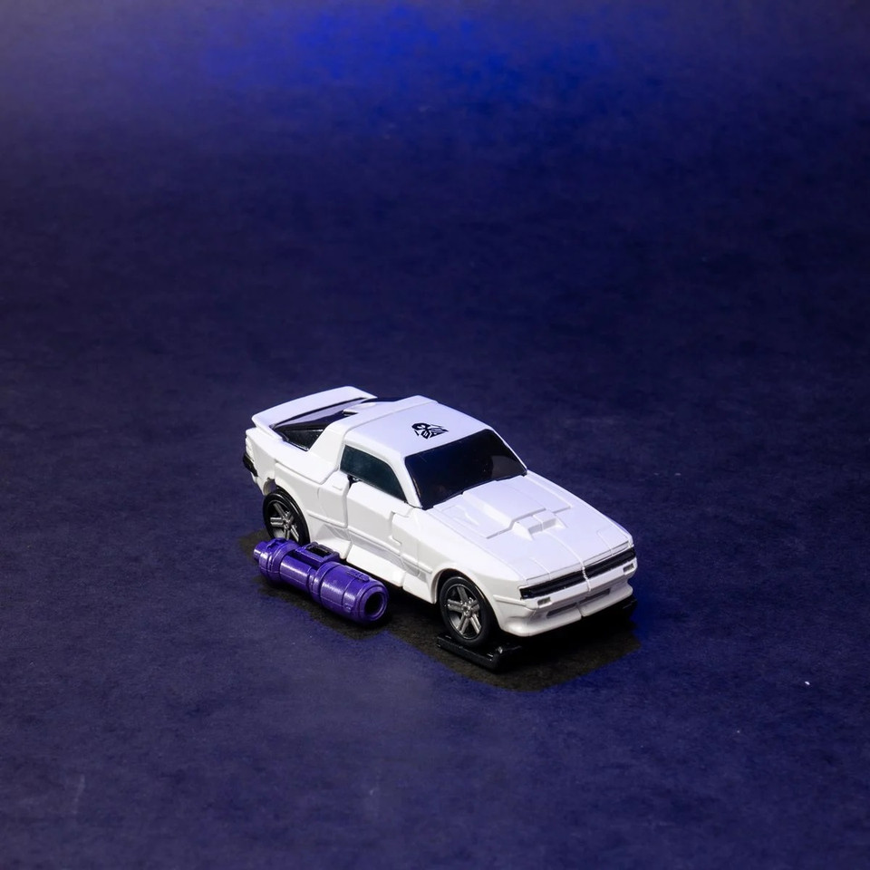 Transformers Generations Selects War for Cybertron Earthrise Deluxe Bug Bite - Exclusive