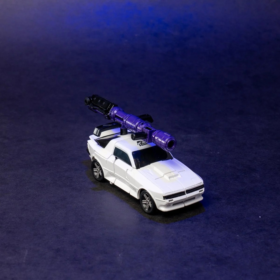 Transformers Generations Selects War for Cybertron Earthrise Deluxe Bug Bite - Exclusive