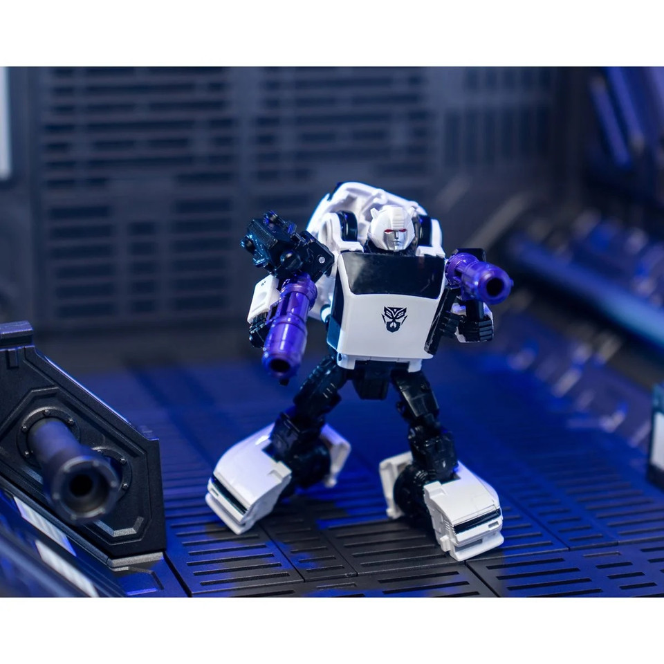 Transformers Generations Selects War for Cybertron Earthrise Deluxe Bug Bite - Exclusive