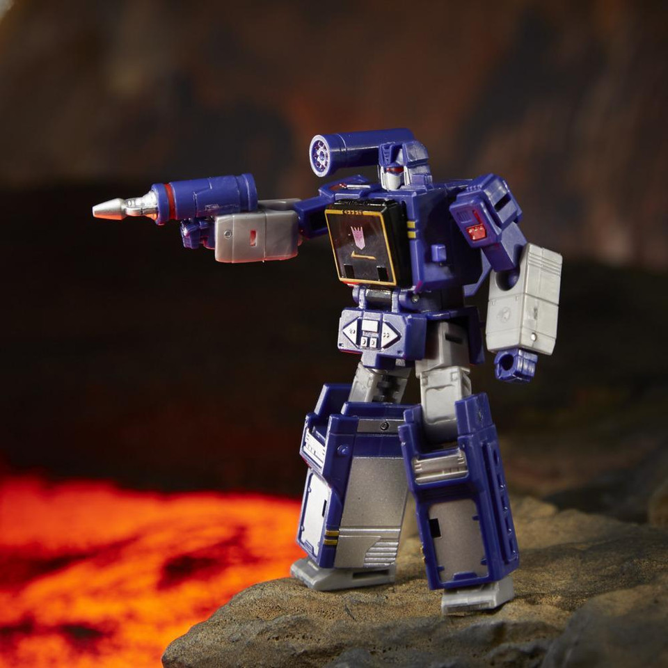 Transformers Generations Kingdom Core Soundwave 3.5 Inch Action Figure Transformers Generations Kingdom Core Soundwave 3.5 Inch Action Figure