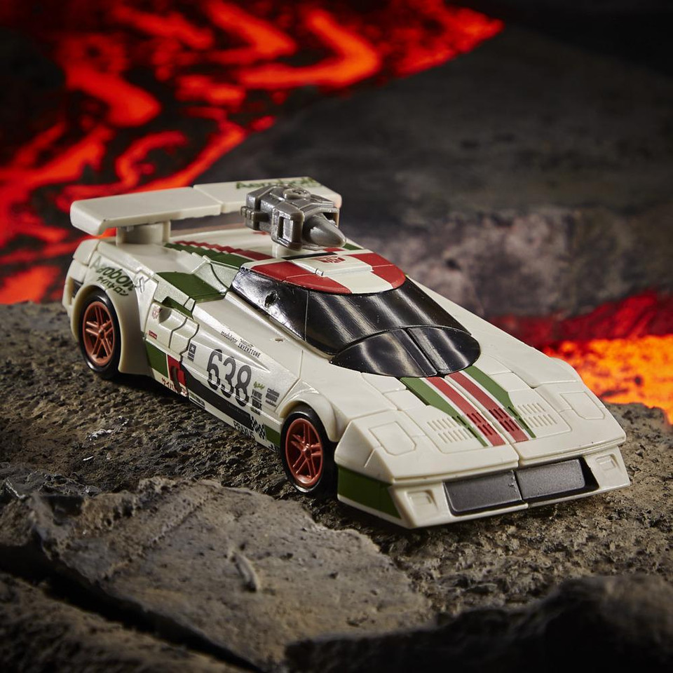 Transformers Generations War for Cybertron Kingdom Deluxe Wheeljack