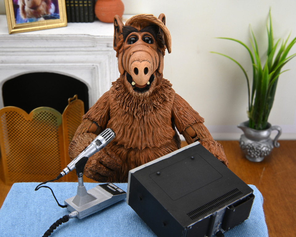NECA Alf Ultimate 7-Inch Scale Action Figure NECA Alf Ultimate 7-Inch Scale Action Figure