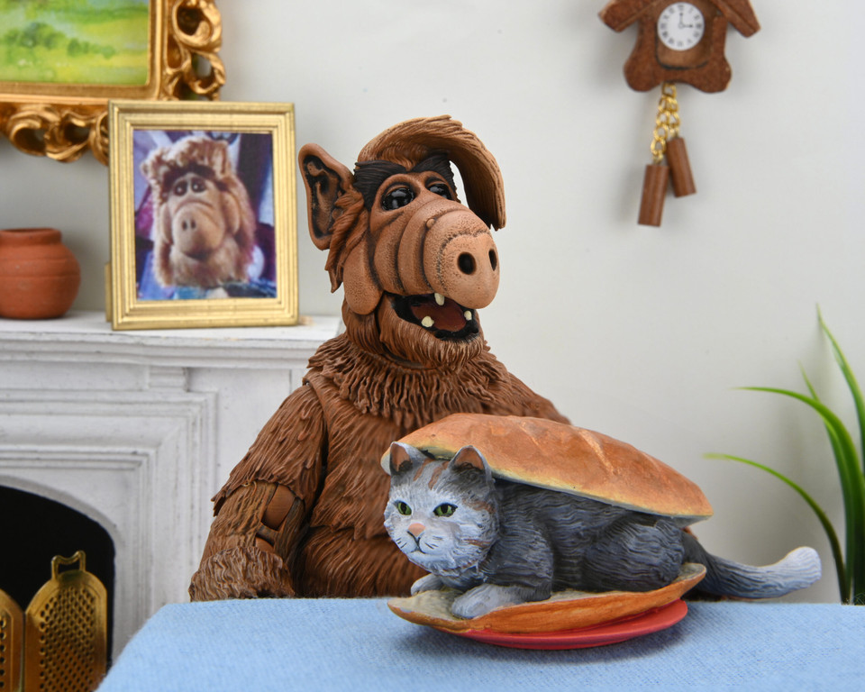 NECA Alf Ultimate 7-Inch Scale Action Figure NECA Alf Ultimate 7-Inch Scale Action Figure