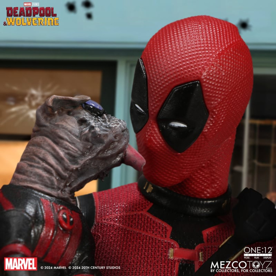 Mezco Toyz Deadpool & Wolverine: Deadpool Deluxe Edition One:12 Collective Action Figure